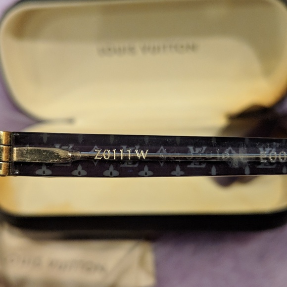 Louis Vuitton Sunglasses - Picture 3 of 8